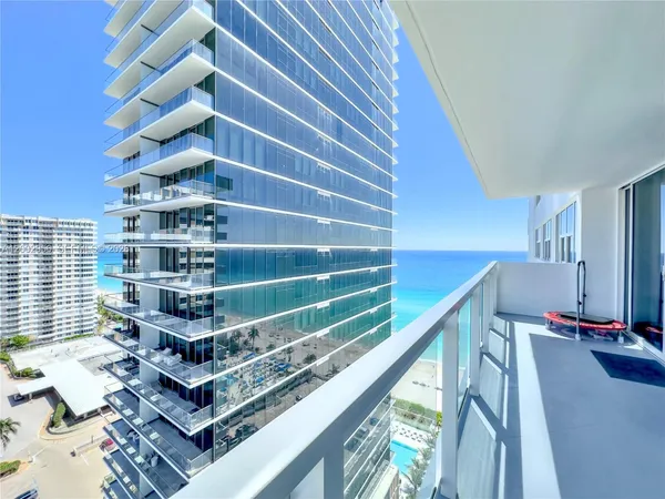 $3,200 | 2030 South Ocean Drive, Unit 1922, Hallandale Beach, FL 33009