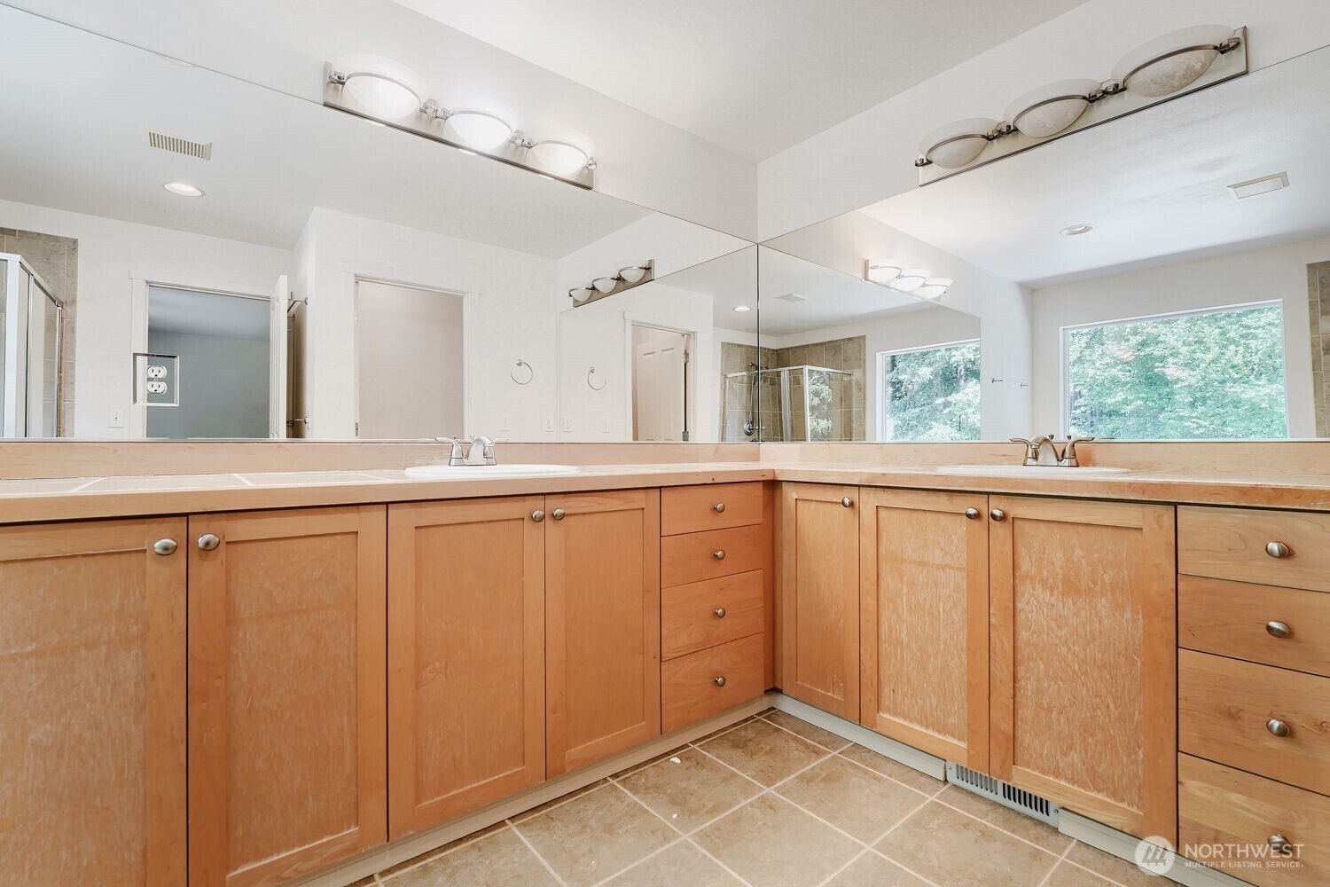 27426 Maple Ridge Way Southeast Maple Valley, WA 98038 - Photo 20 of 30