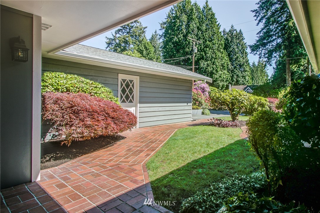 9608 Northeast 198th Street Bothell, WA 98011 - Photo 14 of 40 Gallery Image 14