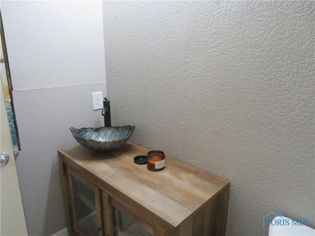 627 Rochelle Road Toledo, OH 43615 - Photo 12 of 21 Gallery Image 12