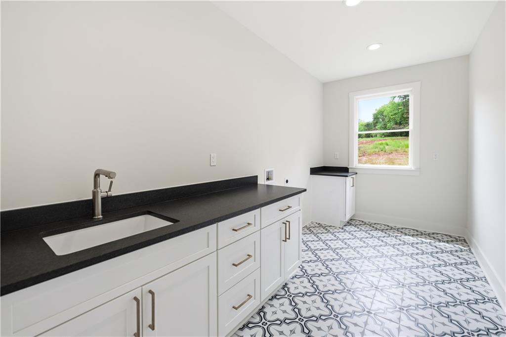 426 Stock Gap Road Southwest Monroe, GA 30656 - Photo 13 of 59