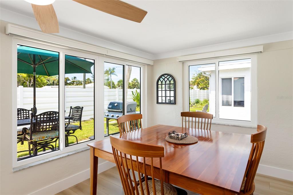 546 Spanish Drive South Longboat Key, FL 34228 - Photo 18 of 57