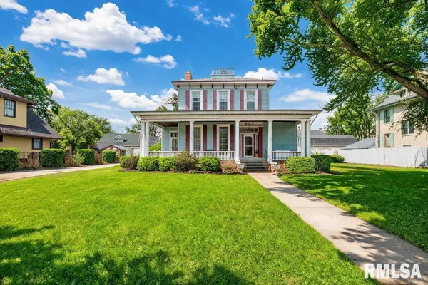 $279,900 | 805 South 5th Street, Pekin, IL 61554