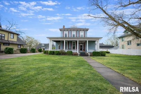 $279,900 | 805 South 5th Street, Pekin, IL 61554