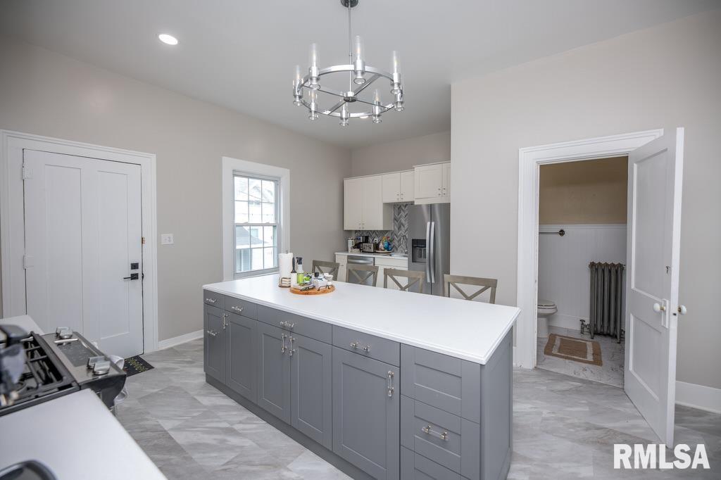 805 South 5th Street Pekin, IL 61554 - Photo 22 of 52