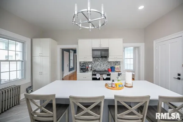 $279,900 | 805 South 5th Street, Pekin, IL 61554