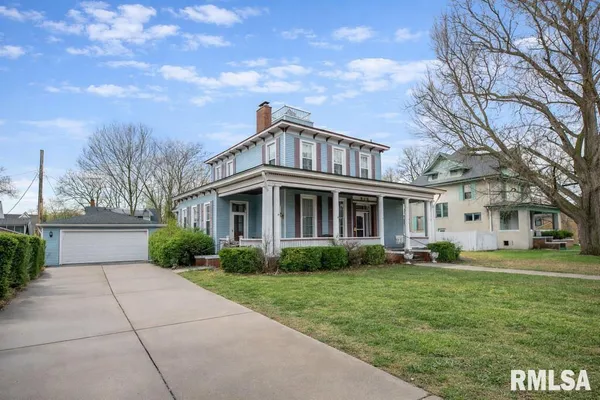 $279,900 | 805 South 5th Street, Pekin, IL 61554