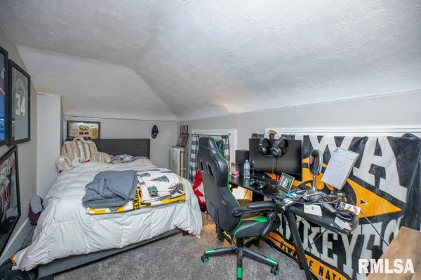 $279,900 | 805 South 5th Street, Pekin, IL 61554