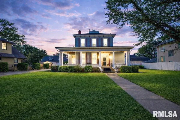 $279,900 | 805 South 5th Street, Pekin, IL 61554