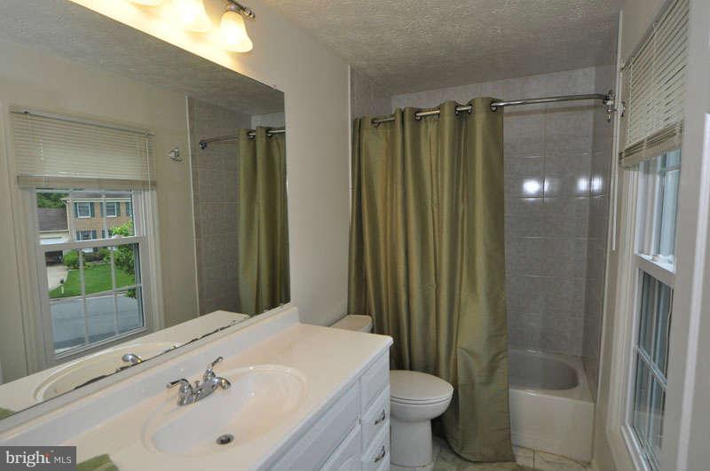 1929 Beech Road Sterling, VA 20164 - Photo 16 of 30 Bath (Master)