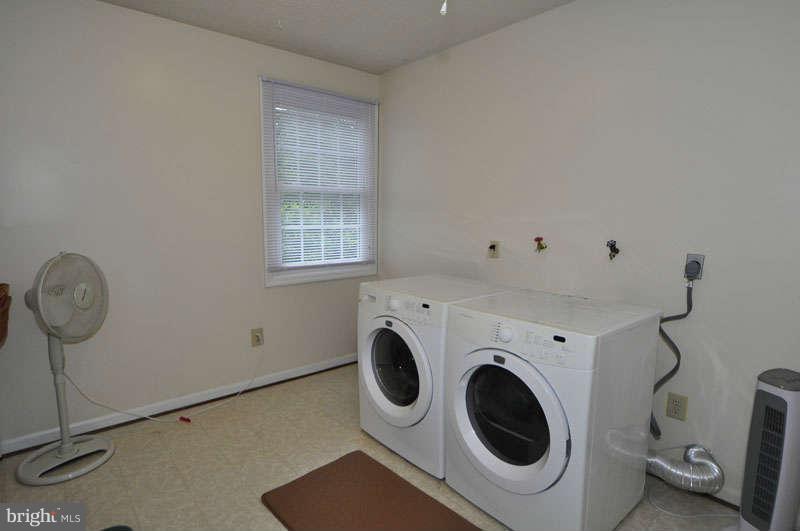 1929 Beech Road Sterling, VA 20164 - Photo 17 of 30 4th bedroom used as laundry