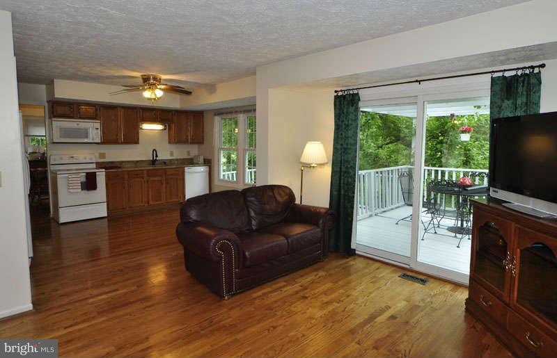 1929 Beech Road Sterling, VA 20164 - Photo 10 of 30 Family Room
