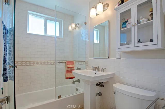 a view of a backyard with garden