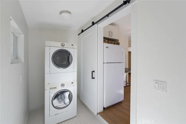 $1,750,000 | 2720 27201/2 Carnegie Lane, Redondo Beach, CA 90278