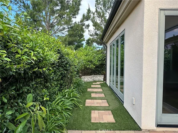 $5,000 | 111 Island Coral, Irvine, CA 92620