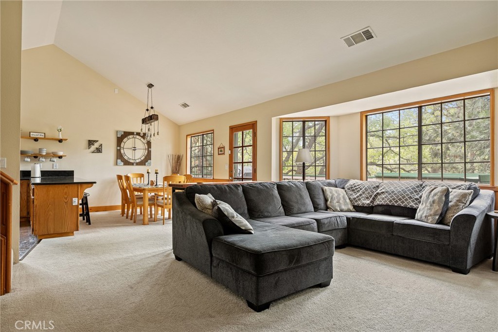1108 Grass Valley Road Lake Arrowhead, CA 92352 - Photo 15 of 70 Living room