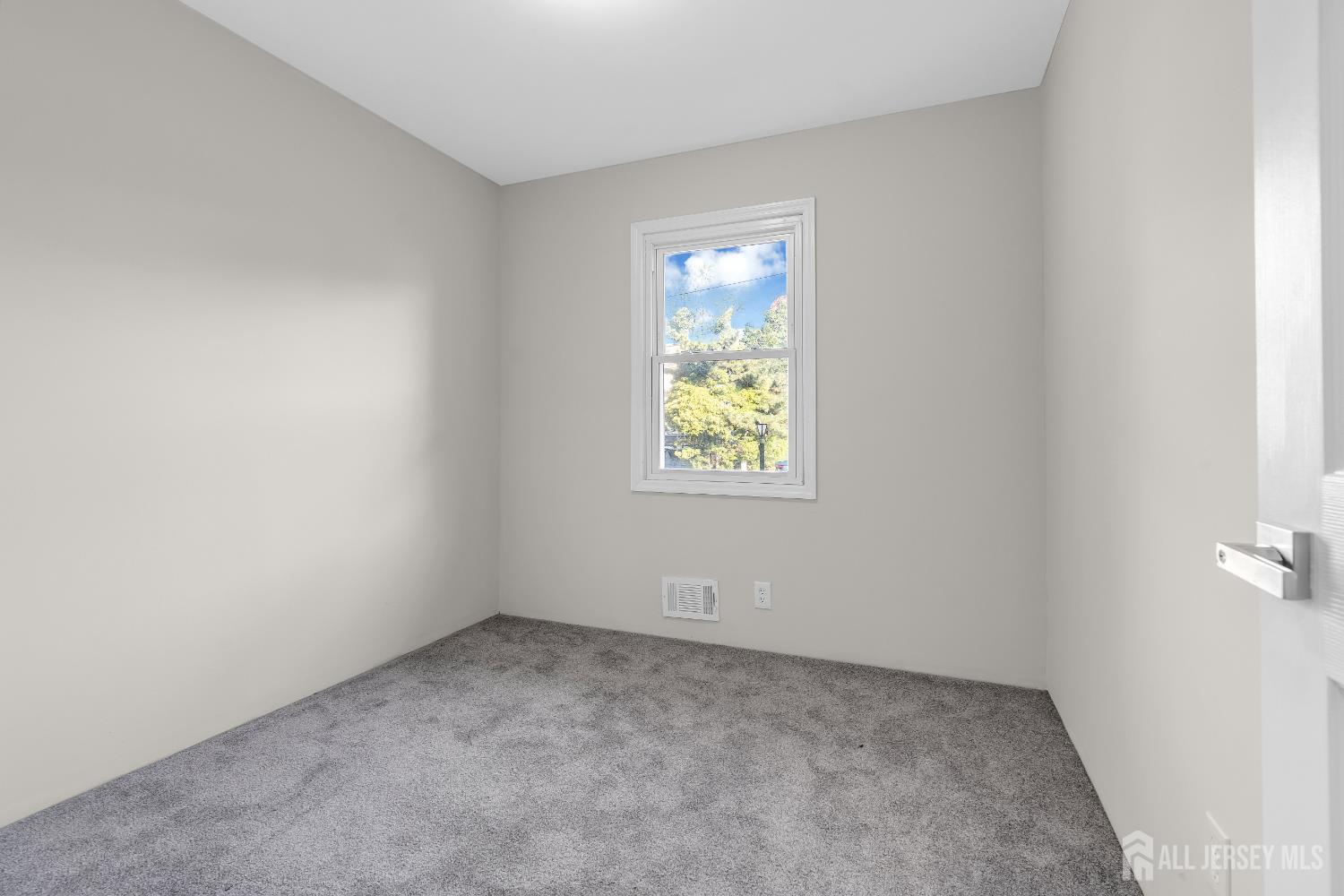 1322 Marcella Drive Union, NJ 07083 - Photo 29 of 48 an empty room with a window
