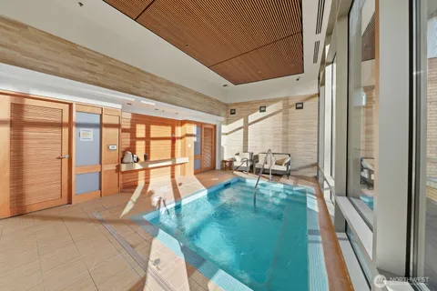 $868,000 | 10650 Northeast 9th Place, Unit 923, Bellevue, WA 98004