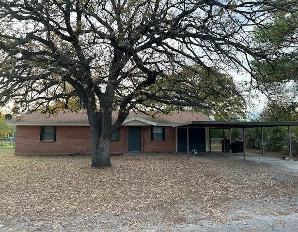 $1,550 | 1013 Red Oak Street, Azle, TX 76020