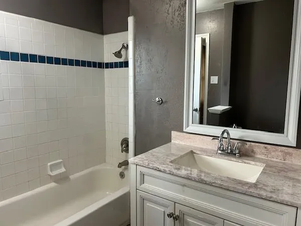 $1,500 | 1013 Red Oak Street, Azle, TX 76020