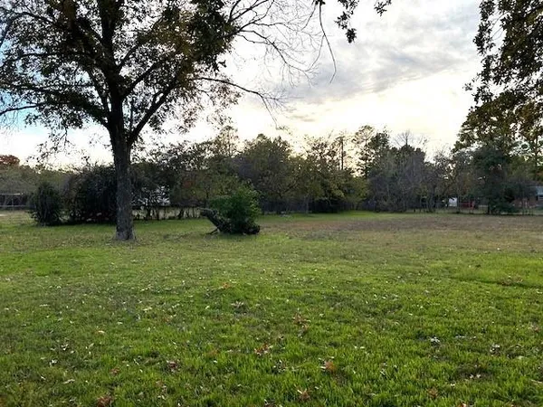 $1,500 | 1013 Red Oak Street, Azle, TX 76020