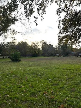 $1,500 | 1013 Red Oak Street, Azle, TX 76020