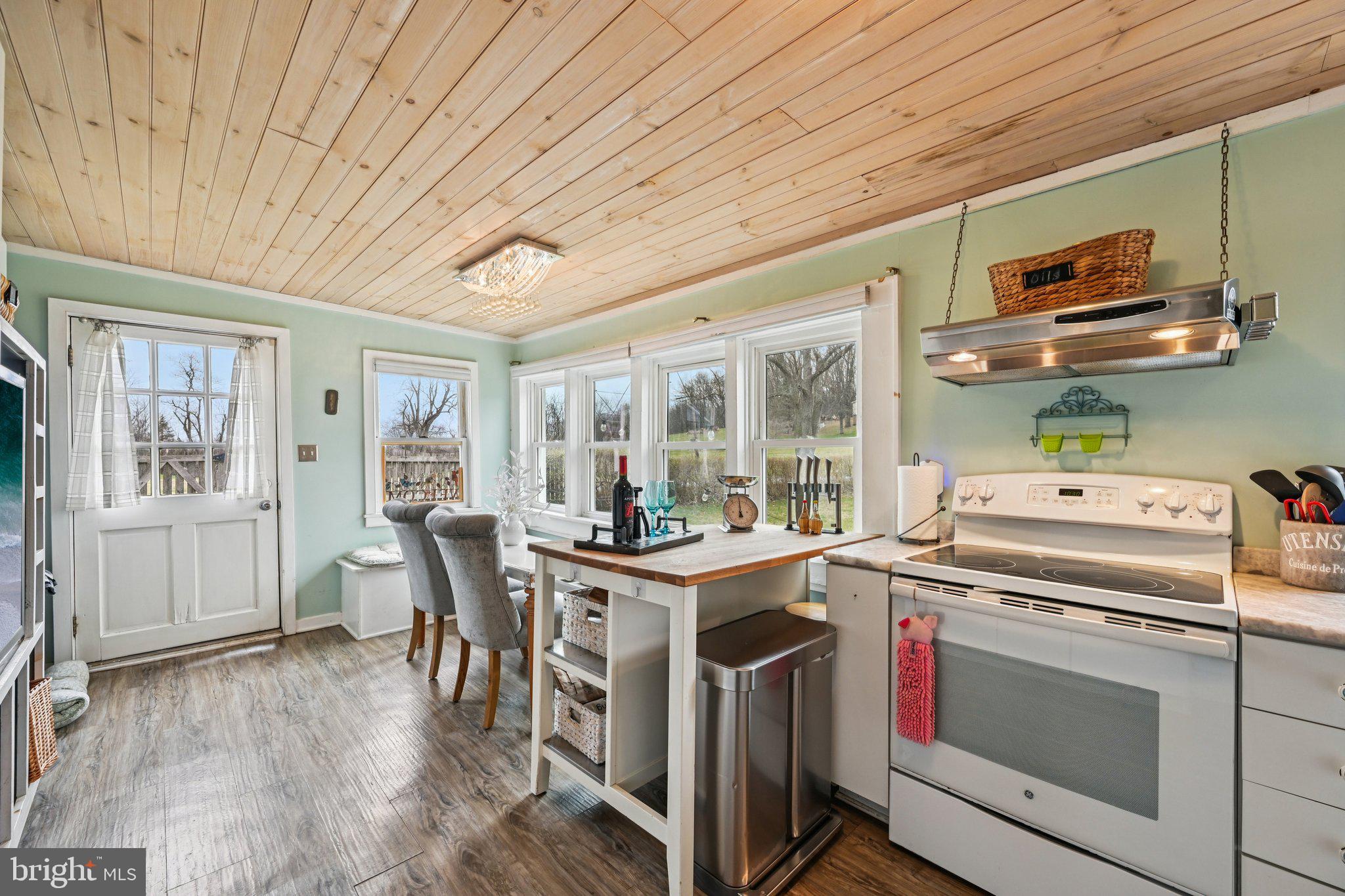 1420 Pinch Valley Road Westminster, MD 21158 - Photo 10 of 59