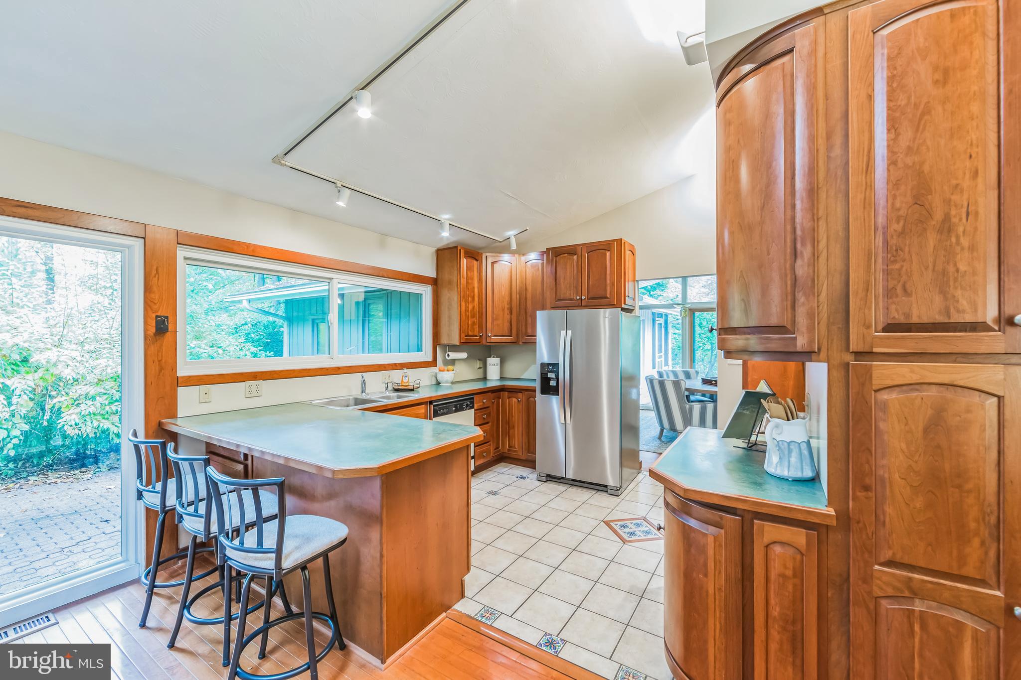 603 Thomas Road Downingtown, PA 19335 - Photo 13 of 36 Kitchen