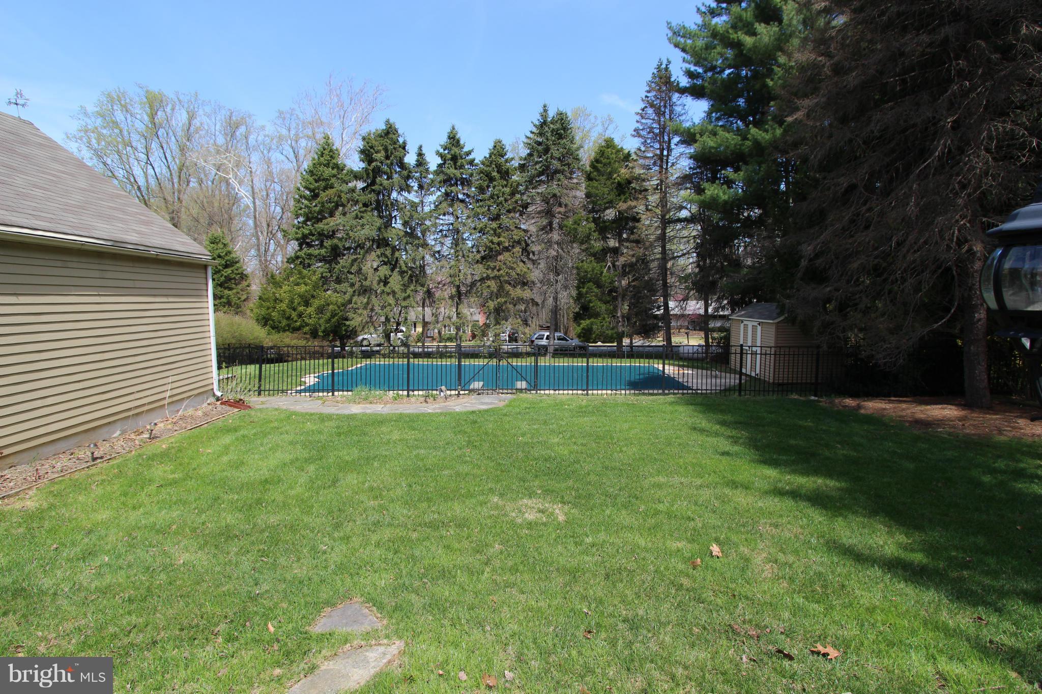 8720 Windsor Mill Road Baltimore, MD 21244 - Photo 5 of 27 a view of a back yard
