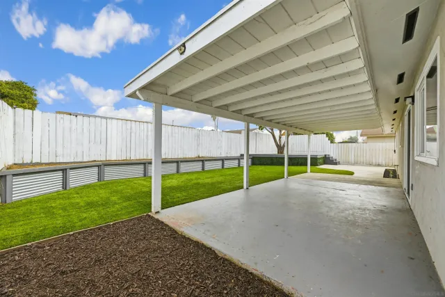 front view of house with a yard