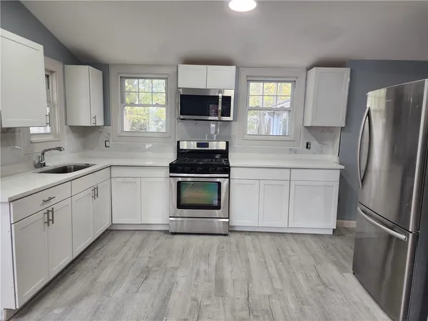 $369,900 | 39 Chaplin Street, Pawtucket, RI 02861