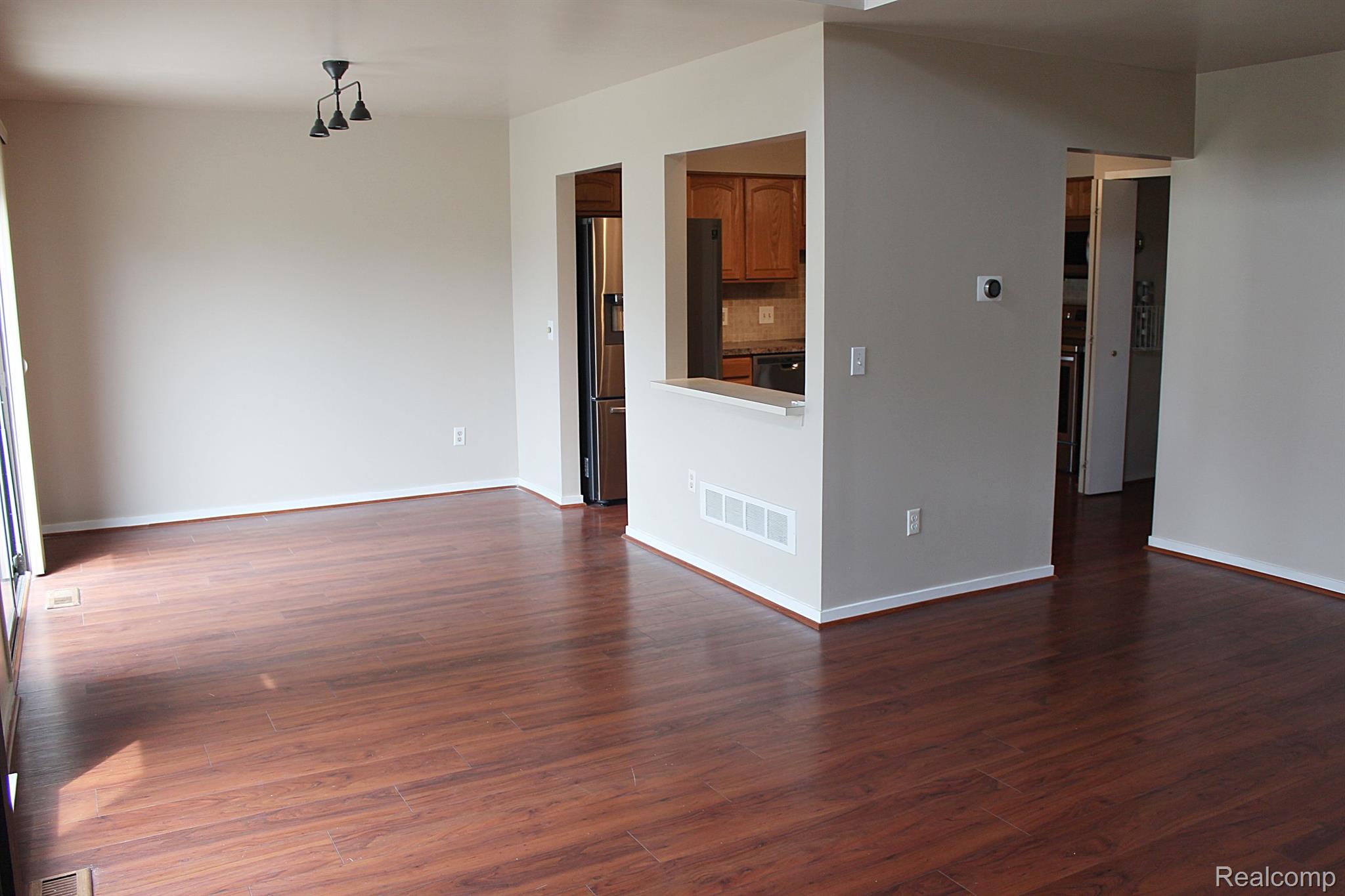 627 Ashley Circle East Rochester, MI 48307 - Photo 5 of 30 Gallery Image 5
