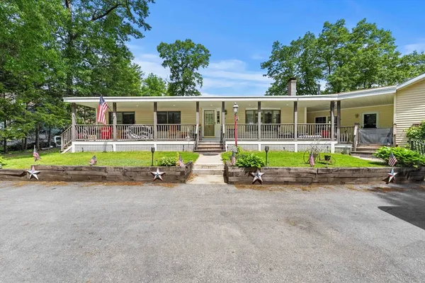 $1,299,999 | 25 Beacon Street, Amesbury, MA 01913
