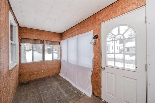 a view of entryway with interior