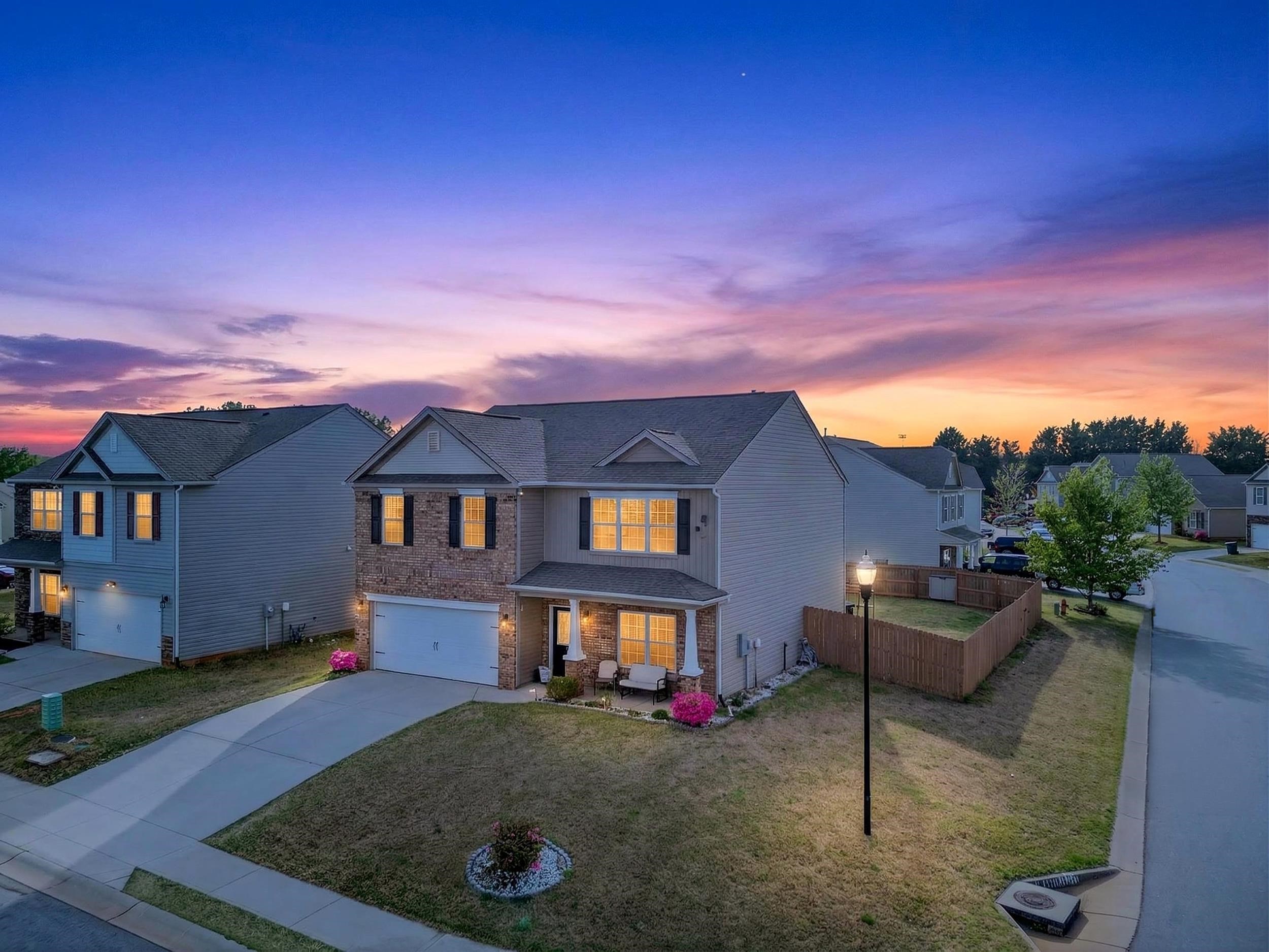 2 Spyglen Way Greer, SC 29651 - Photo 3 of 39 Gallery Image 3