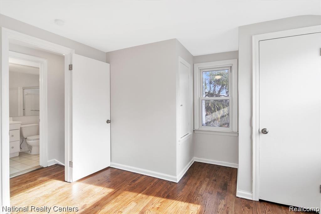 1798 Oxford Road Grosse Pointe, MI 48236 - Photo 19 of 35 20-1798-Oxford-Rd-WindowStill-Real-Estate-Photography-20.jpg
