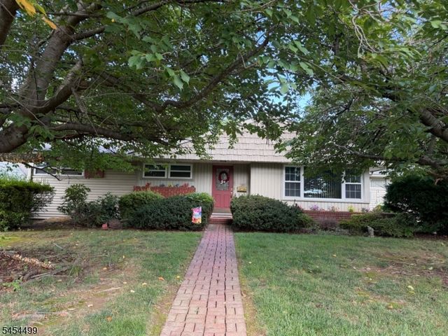 $375,000 | 221 Ohio Avenue, Phillipsburg, NJ 08865