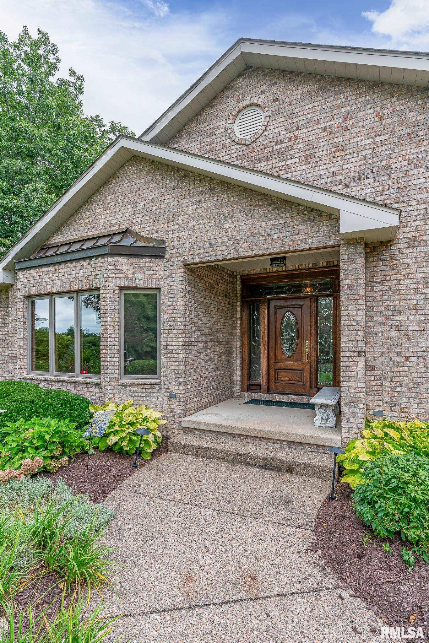 6761 Ridges Court Bettendorf, IA 52722 - Photo 3 of 38 Gallery Image 3
