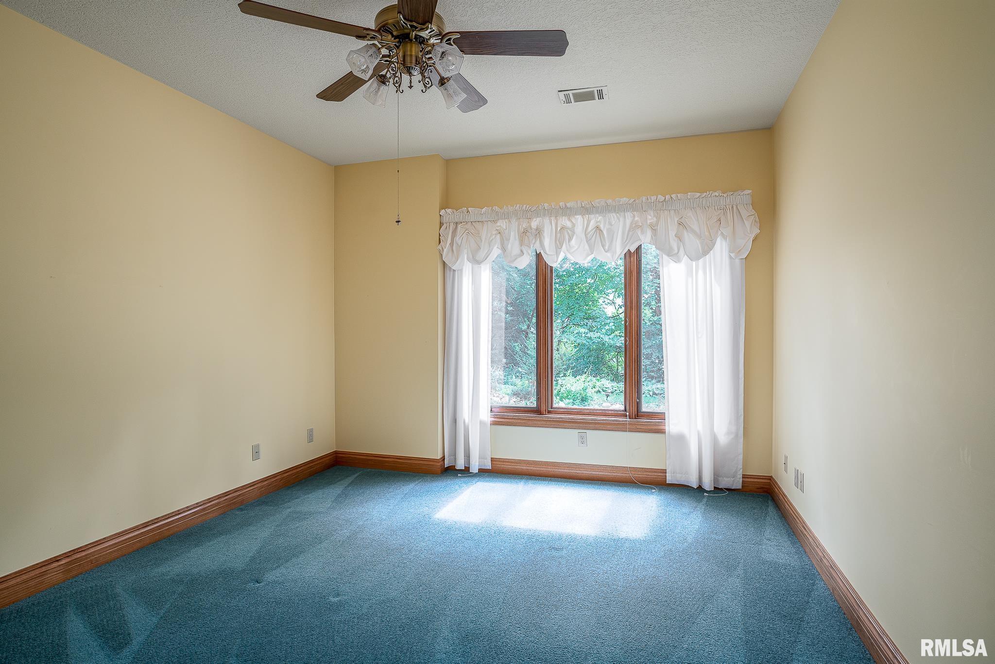 6761 Ridges Court Bettendorf, IA 52722 - Photo 32 of 38 Gallery Image 32