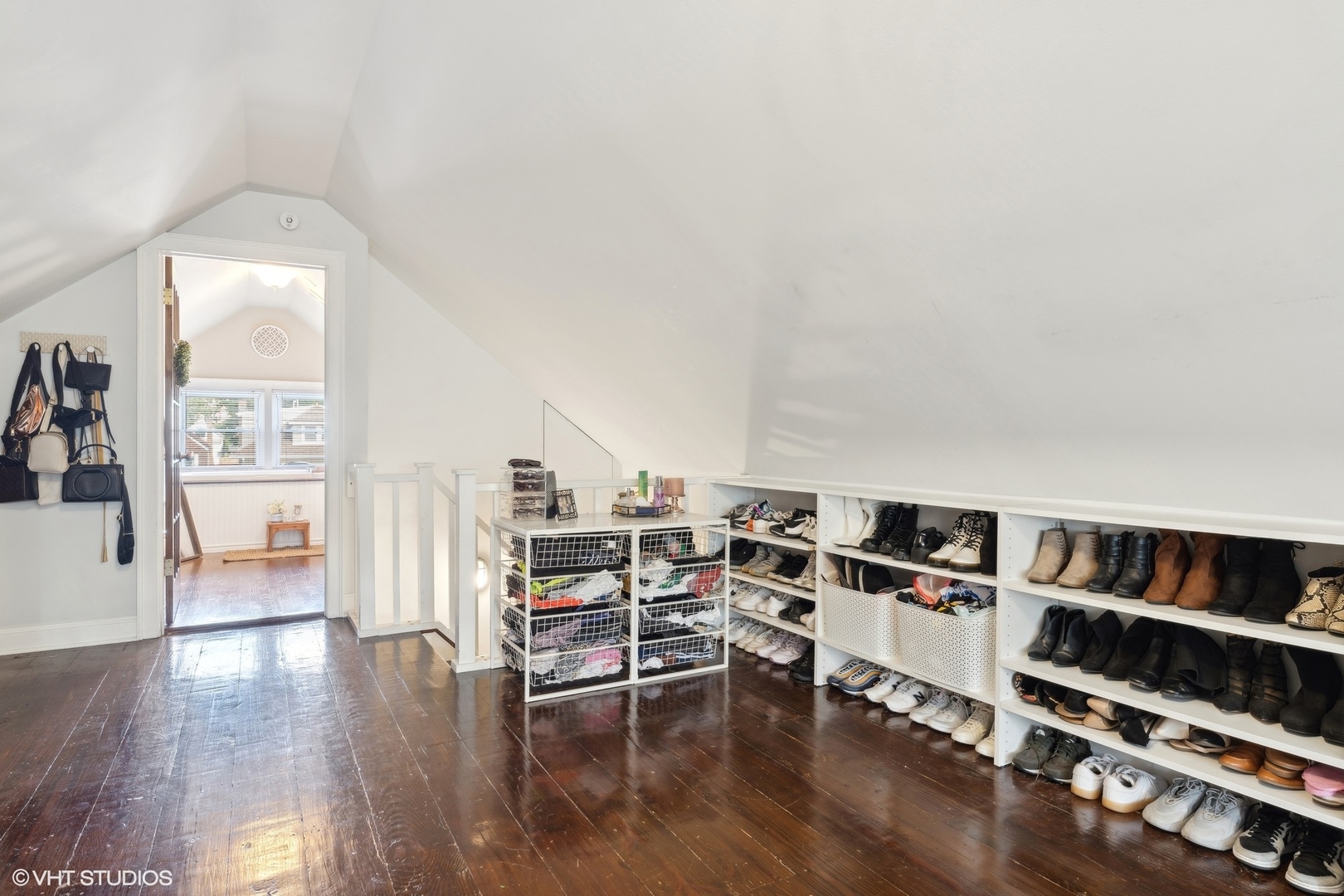 2819 North Rutherford Avenue Chicago, IL 60634 - Photo 14 of 28 a view of a livingroom with furniture and wooden floor