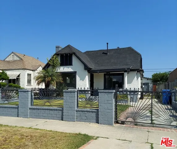 $975,000 | 3831 West 60th Street, Los Angeles, CA 90043