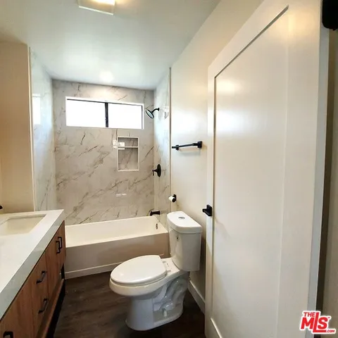 $975,000 | 3831 West 60th Street, Los Angeles, CA 90043