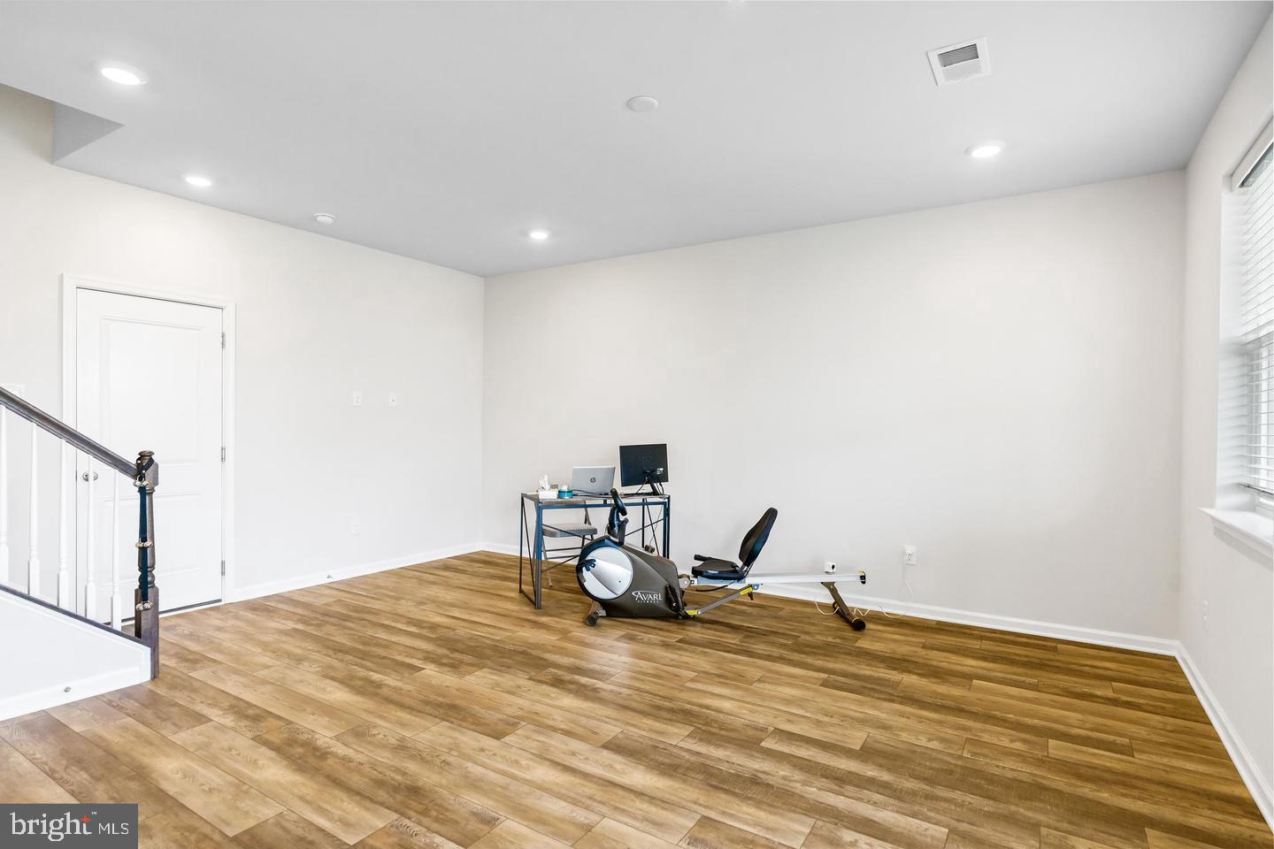 18 Rome Way Mount Laurel, NJ 08054 - Photo 22 of 25 Spacious room with modern appeal.