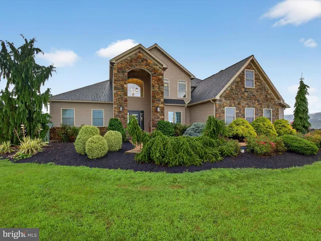 $755,000 | 13 Pheasant Hill Drive, Halifax, PA 17032