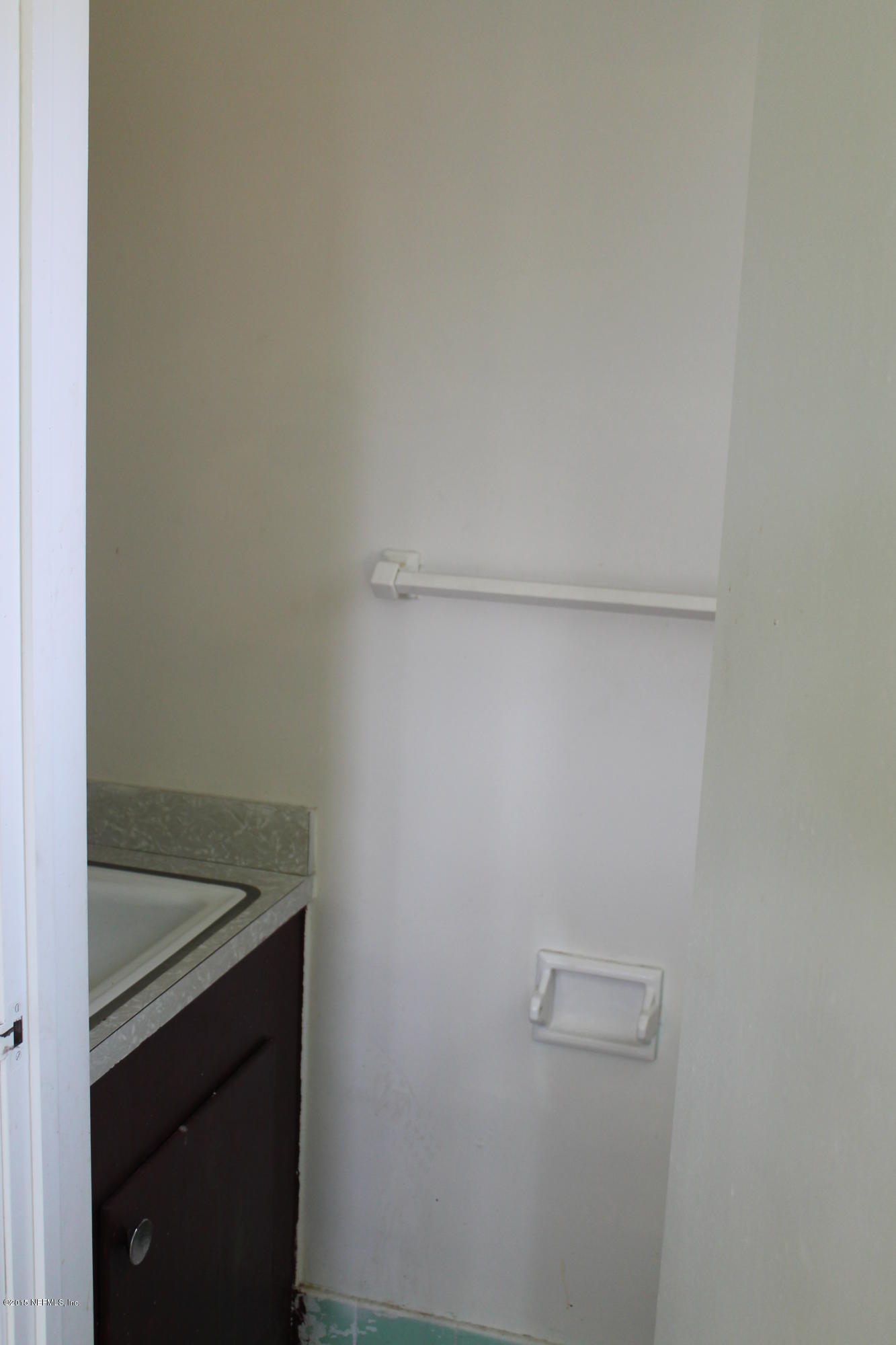 2712 Lorna Road Jacksonville, FL 32211 - Photo 16 of 30 a bathroom with a sink