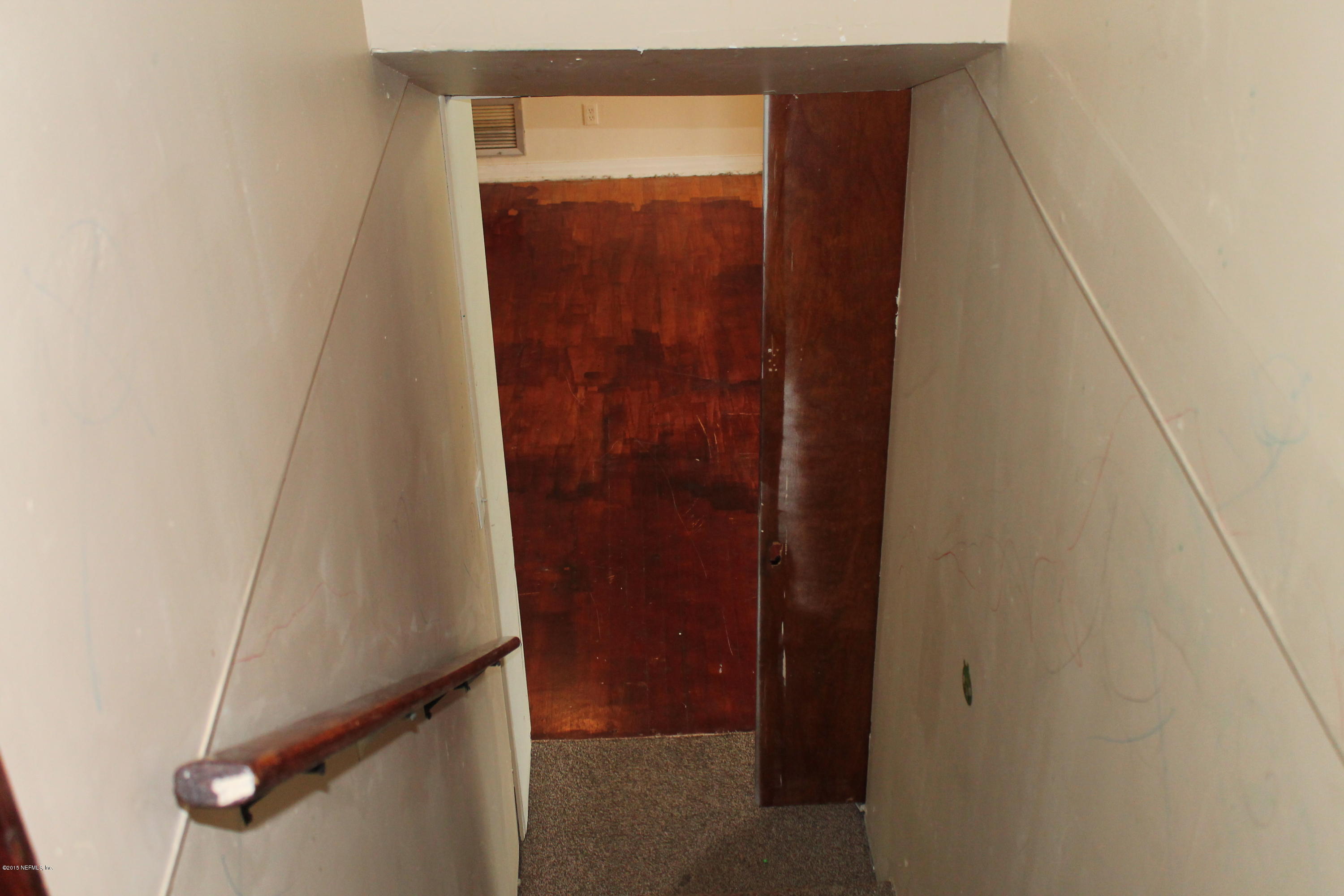 2712 Lorna Road Jacksonville, FL 32211 - Photo 28 of 30 a view of walk in closet