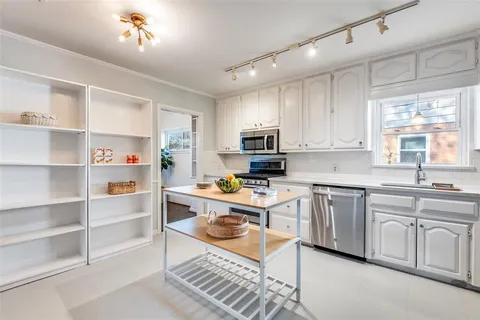 $3,475 | 7120 Dalewood Lane, Dallas, TX 75214