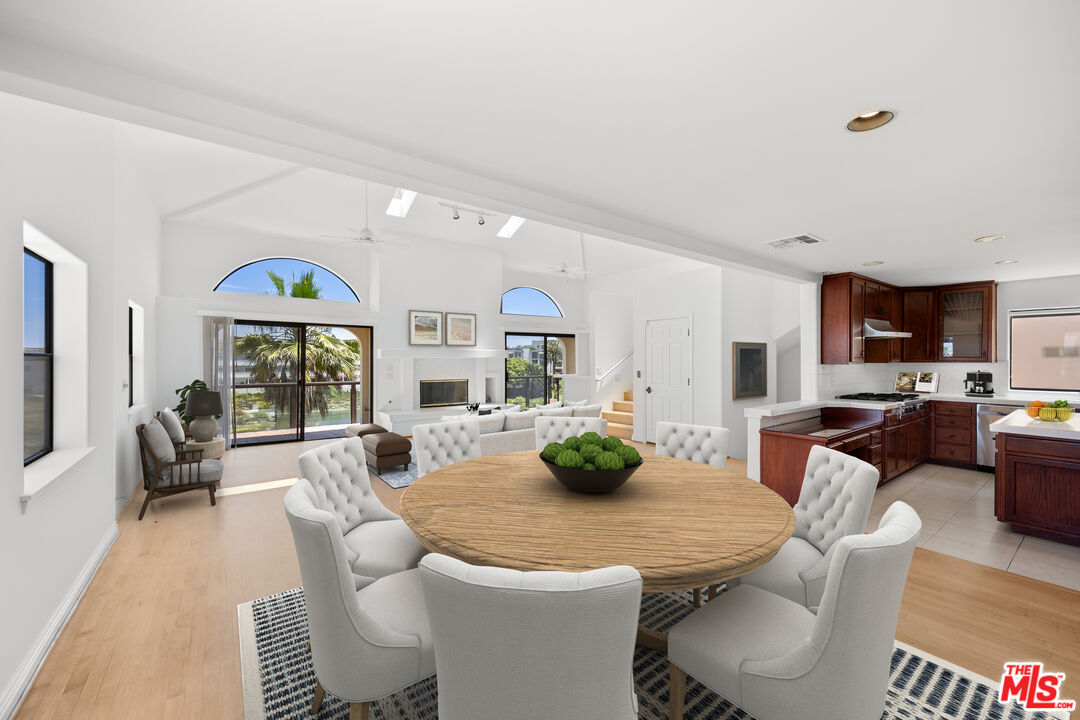 6206 Pacific Avenue, Unit 2 Playa del Rey, CA 90293 - Photo 2 of 33