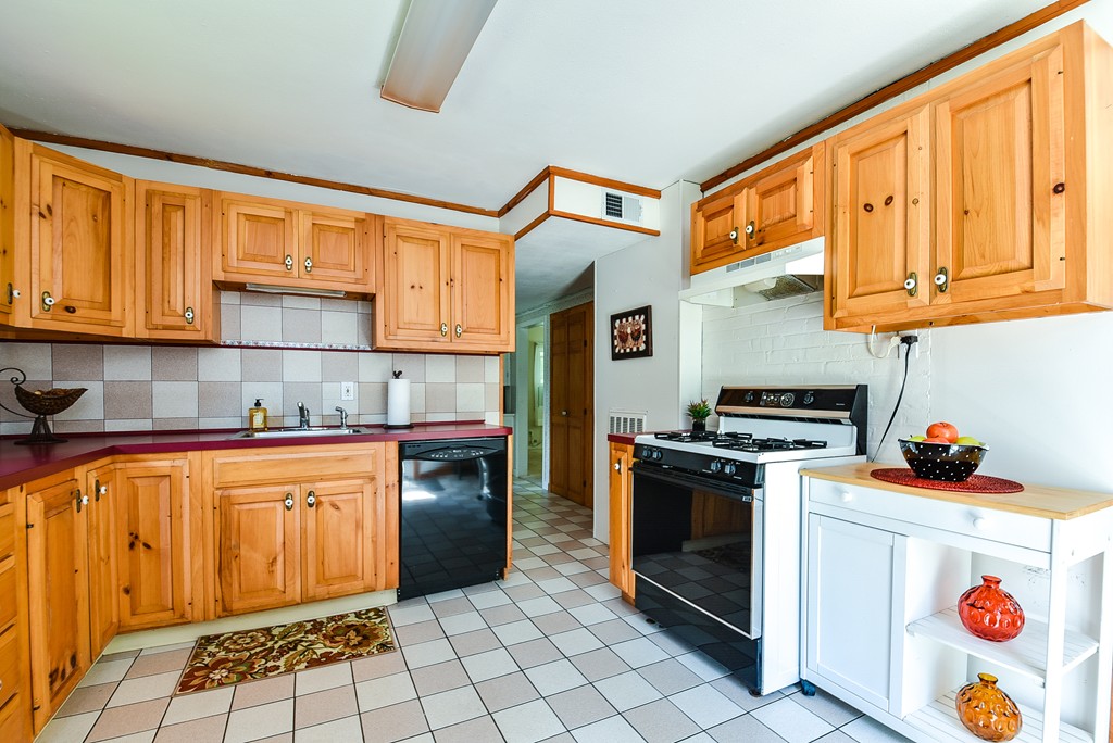 8 Curtis Road Natick, MA 01760 - Photo 13 of 24 Gallery Image 13