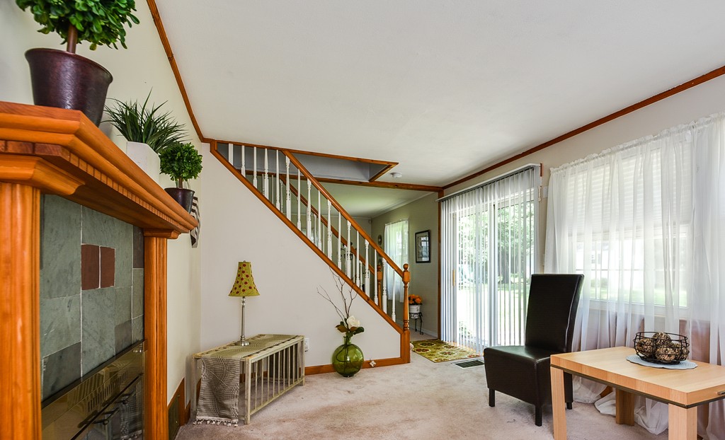 8 Curtis Road Natick, MA 01760 - Photo 5 of 24 Gallery Image 5